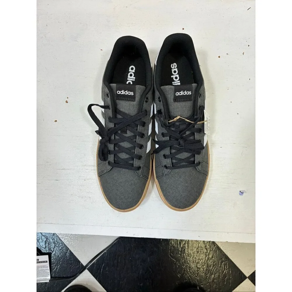Adidas NWT Daily 4.0 Sneakers in Black Size  12 Men 13 Woman